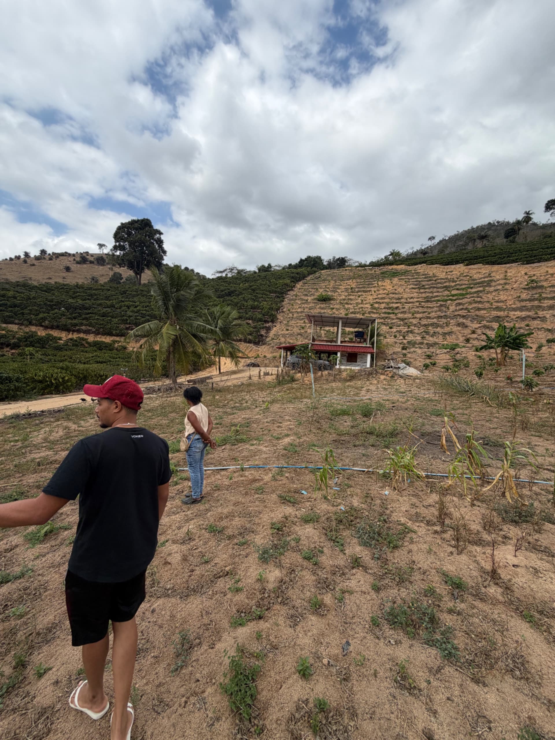 CHÁCARA COM 2.400 m² À VENDA 🌿🏡